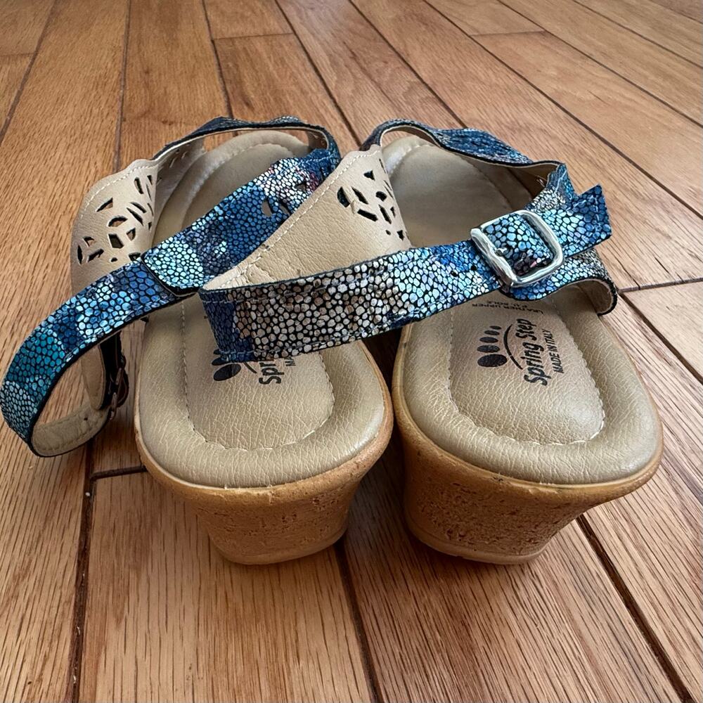 Spring Step Laser Cut Blue Multi Print Leather Slingback Wedge Sandals Size 10 - Picture 7 of 11